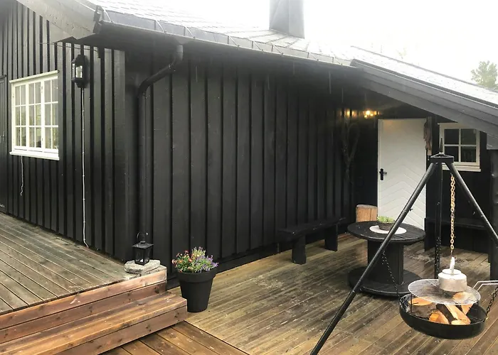 Relaxing Mountain In Scenic Surroundings * Stranda (More og Romsdal)